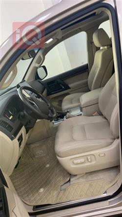 تۆیۆتا لاند کروزەر